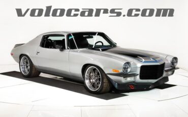Unknown-Camaro-1970-Cortez-Silver-Black