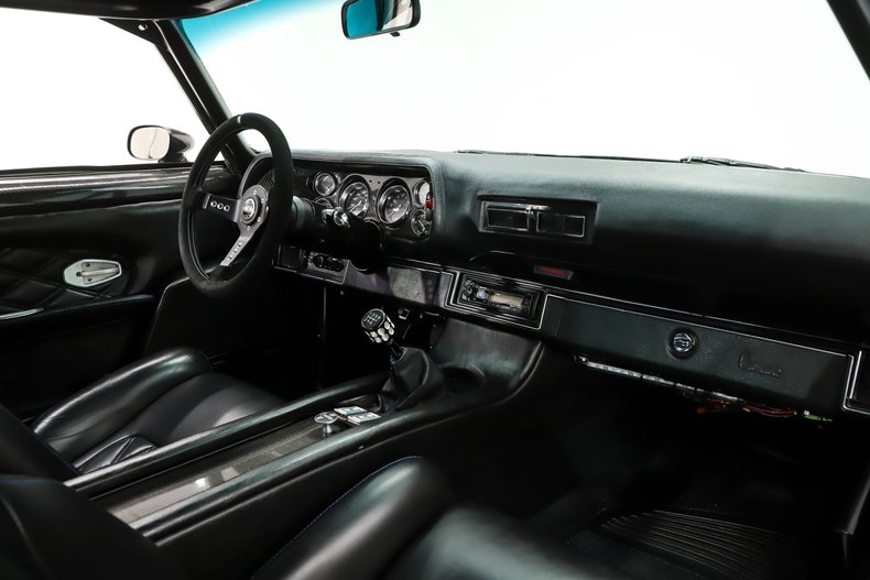 Unknown-Camaro-1970-Cortez-Silver-Black-41