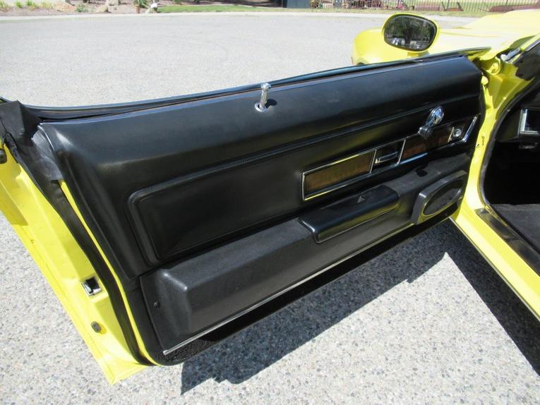 Unknown-Camaro-1970-Daytona-Yellow-Black-11
