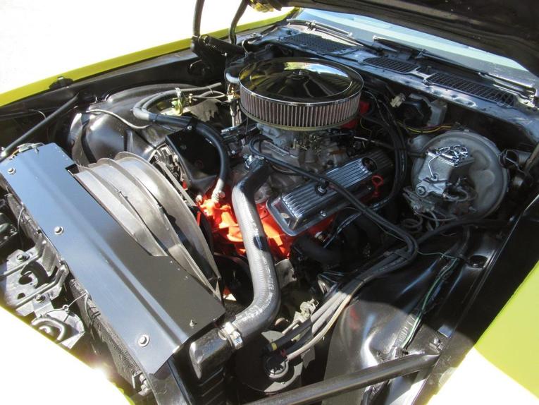 Unknown-Camaro-1970-Daytona-Yellow-Black-13