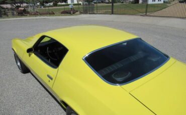 Unknown-Camaro-1970-Daytona-Yellow-Black-17