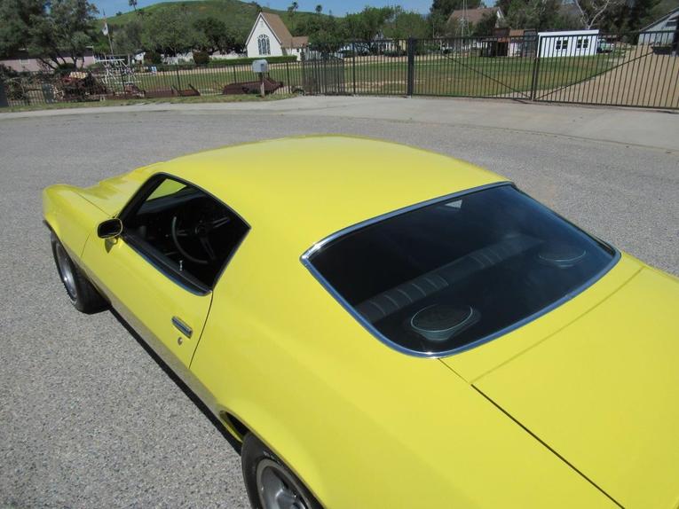 Unknown-Camaro-1970-Daytona-Yellow-Black-17