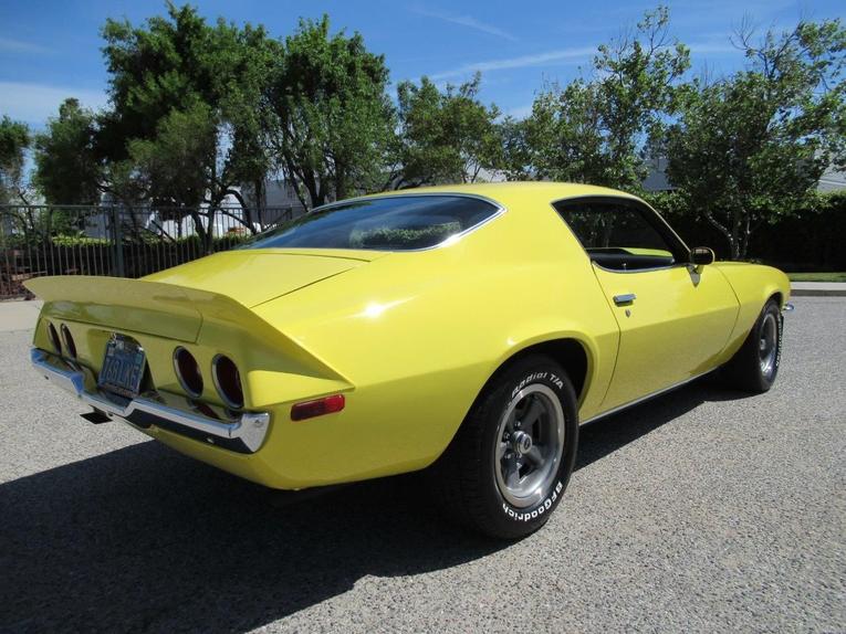 Unknown-Camaro-1970-Daytona-Yellow-Black-2