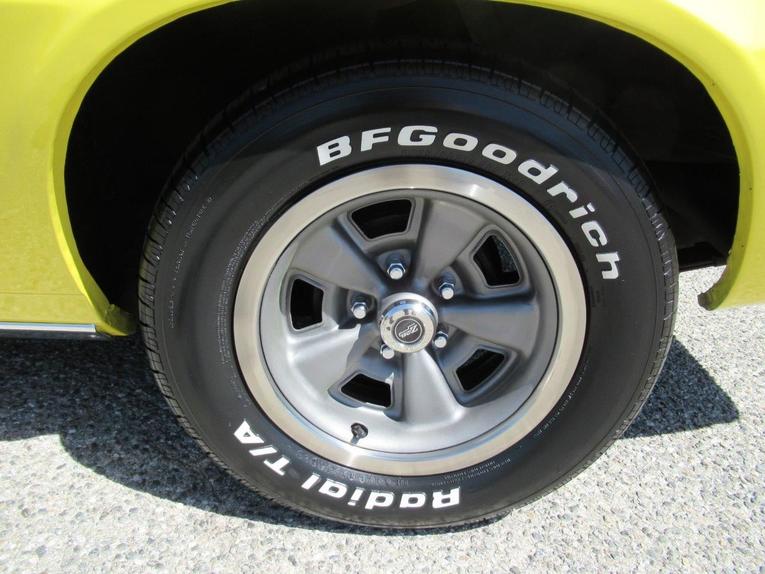 Unknown-Camaro-1970-Daytona-Yellow-Black-21