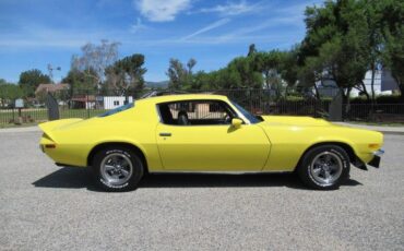 Unknown-Camaro-1970-Daytona-Yellow-Black-3