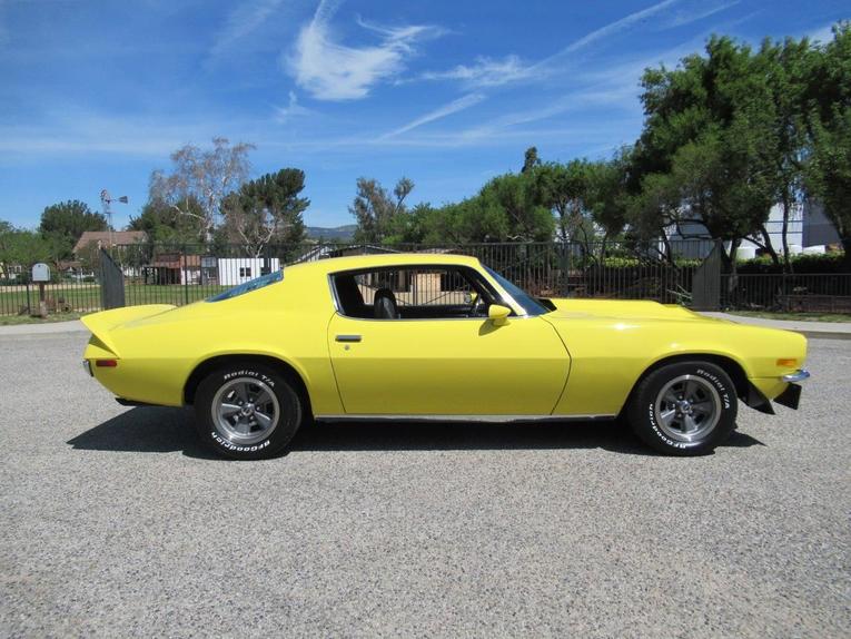 Unknown-Camaro-1970-Daytona-Yellow-Black-3