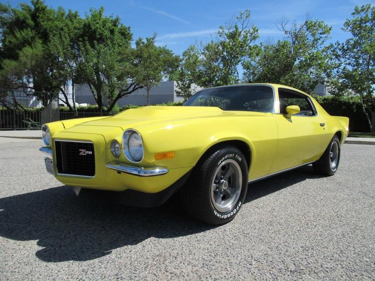 Unknown-Camaro-1970-Daytona-Yellow-Black-8