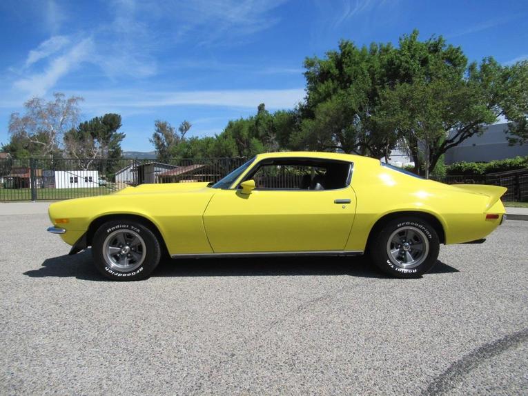 Unknown-Camaro-1970-Daytona-Yellow-Black