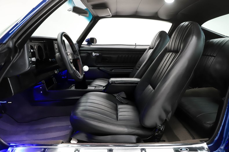 Unknown-Camaro-1970-Midnight-Blue-Black-Leather-28