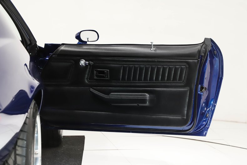 Unknown-Camaro-1970-Midnight-Blue-Black-Leather-35