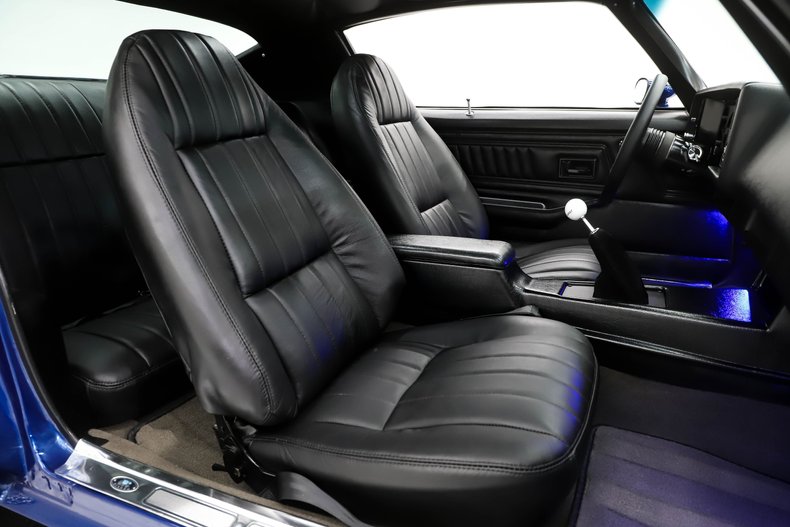 Unknown-Camaro-1970-Midnight-Blue-Black-Leather-4