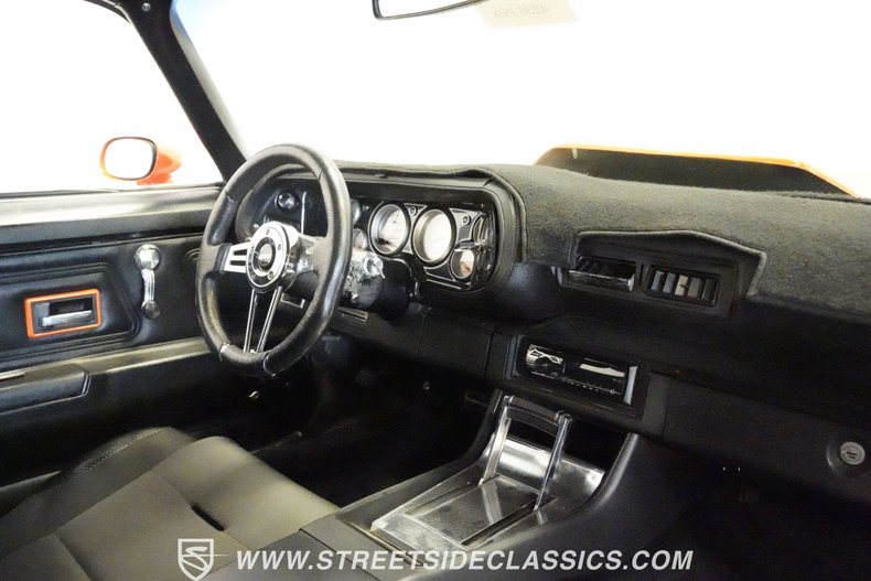 Unknown-Camaro-1970-Orange-Black-22