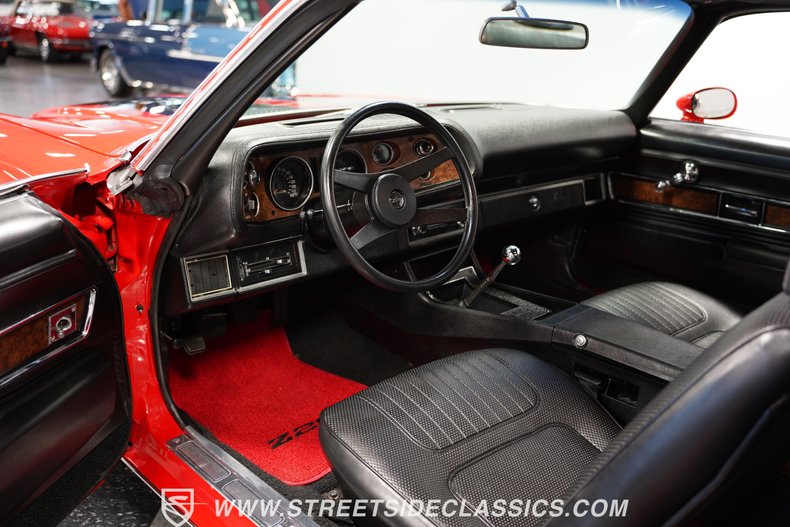 Unknown-Camaro-1970-Red-Black-3