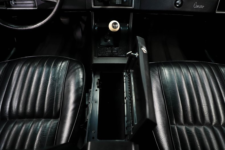 Unknown-Camaro-1971-Tuxedo-Black-Black-25