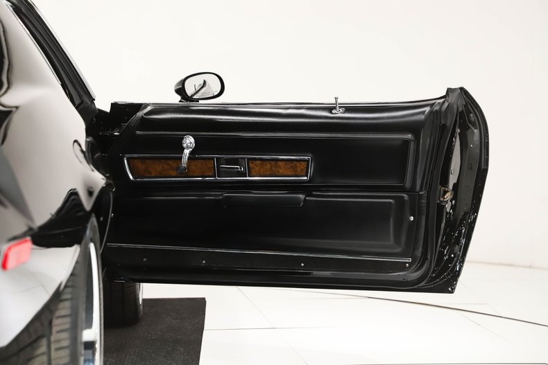 Unknown-Camaro-1971-Tuxedo-Black-Black-30