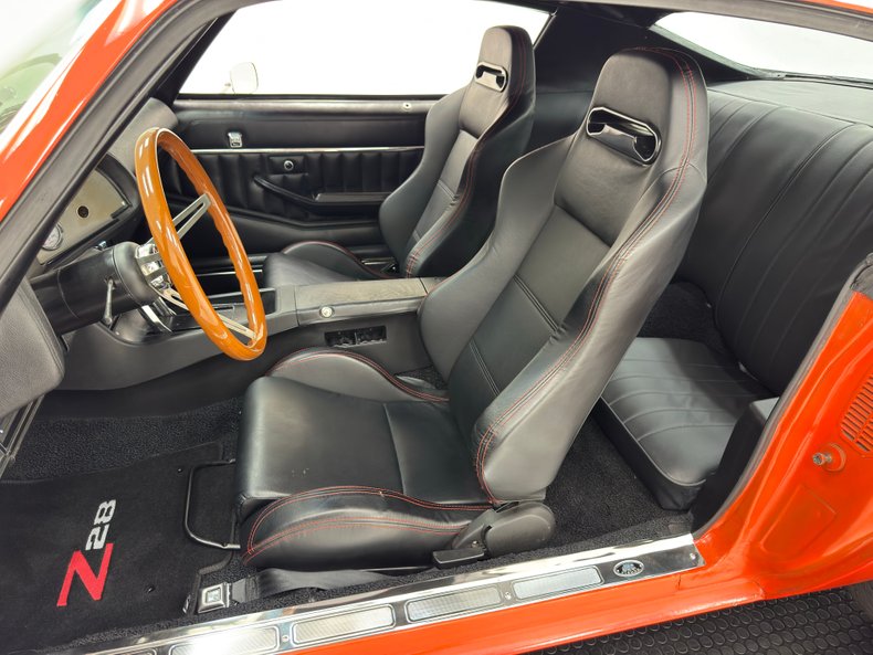 Unknown-Camaro-1972-Flame-Orange-Black-28