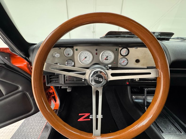Unknown-Camaro-1972-Flame-Orange-Black-33