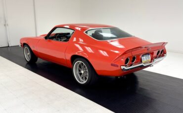 Unknown-Camaro-1972-Flame-Orange-Black-47