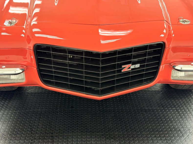 Unknown-Camaro-1972-Flame-Orange-Black-48
