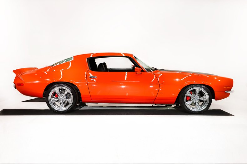 Unknown-Camaro-1973-Flame-Orange-Black-Leather-22