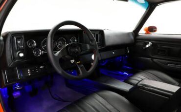 Unknown-Camaro-1973-Flame-Orange-Black-Leather