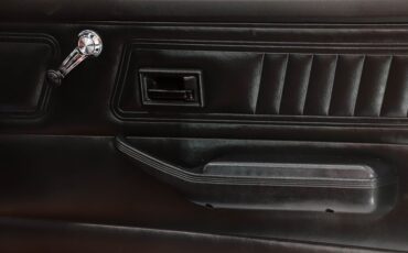 Unknown-Camaro-1973-Flame-Orange-Black-Leather-41