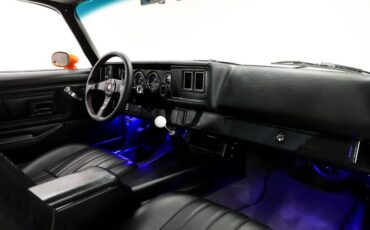 Unknown-Camaro-1973-Flame-Orange-Black-Leather-42