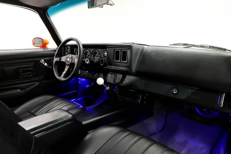 Unknown-Camaro-1973-Flame-Orange-Black-Leather-42