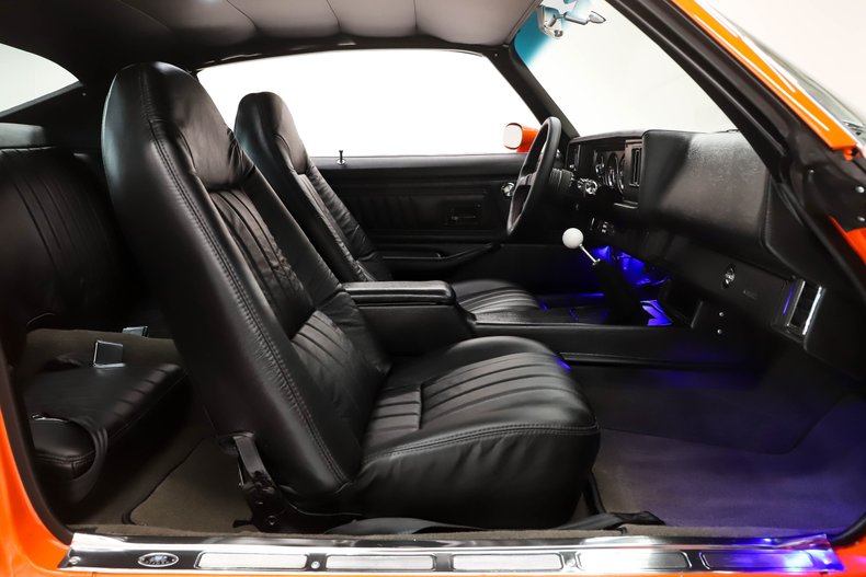 Unknown-Camaro-1973-Flame-Orange-Black-Leather-49