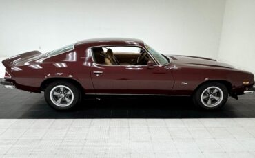 Unknown-Camaro-1974-Medium-Red-Metallic-Saddle-4