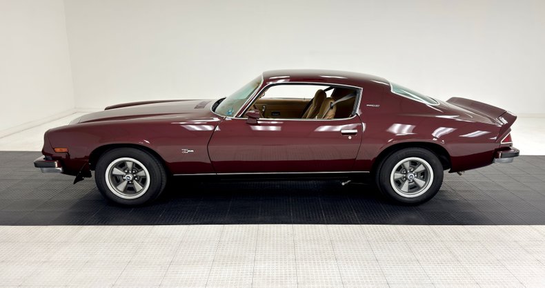 Unknown-Camaro-1974-Medium-Red-Metallic-Saddle
