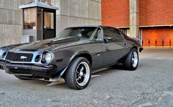 Unknown-Camaro-1975-Graphite-Metallic-Black-Vinyl-10
