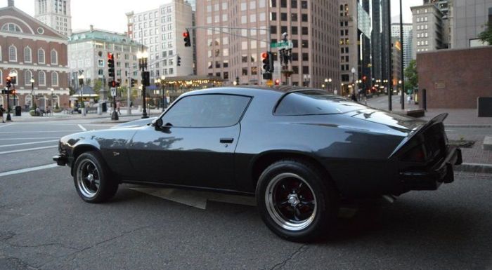 Unknown-Camaro-1975-Graphite-Metallic-Black-Vinyl-11
