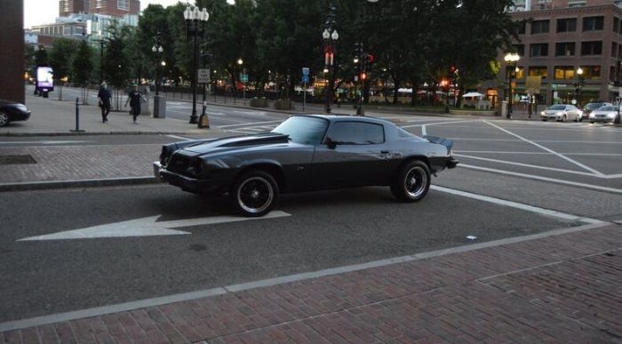 Unknown-Camaro-1975-Graphite-Metallic-Black-Vinyl-14