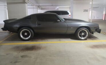 Unknown-Camaro-1975-Graphite-Metallic-Black-Vinyl-5