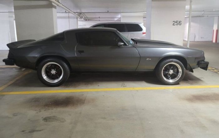 Unknown-Camaro-1975-Graphite-Metallic-Black-Vinyl-5