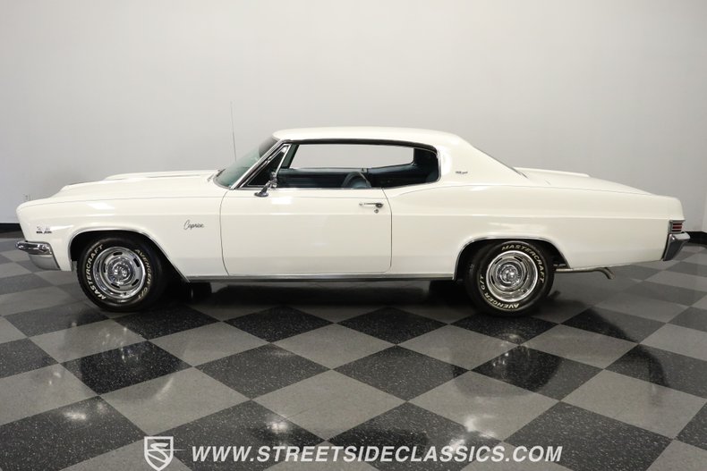 Unknown-Caprice-1966-Ermine-white-Blue-36