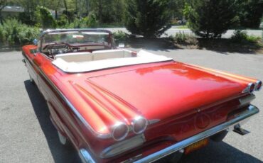 Unknown-Catalina-1960-Red-White-Vinyl-3
