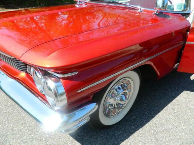 Unknown-Catalina-1960-Red-White-Vinyl-5