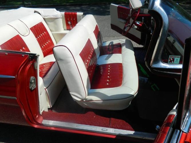 Unknown-Catalina-1960-Red-White-Vinyl-7