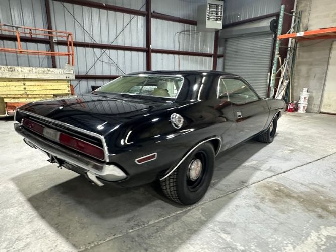 Unknown-Challenger-1970-Black-White-2