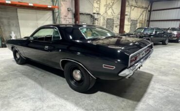 Unknown-Challenger-1970-Black-White-3