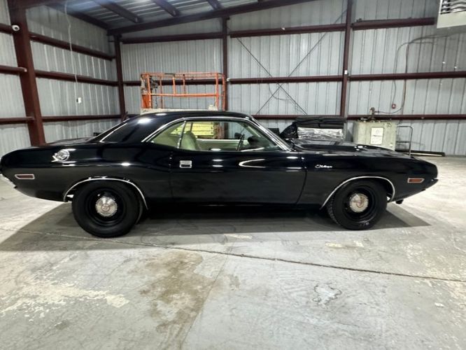 Unknown-Challenger-1970-Black-White-5