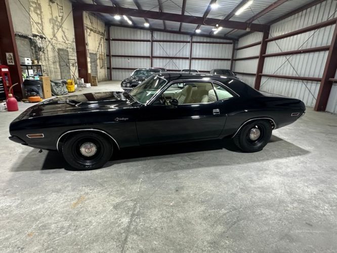 Unknown-Challenger-1970-Black-White-7