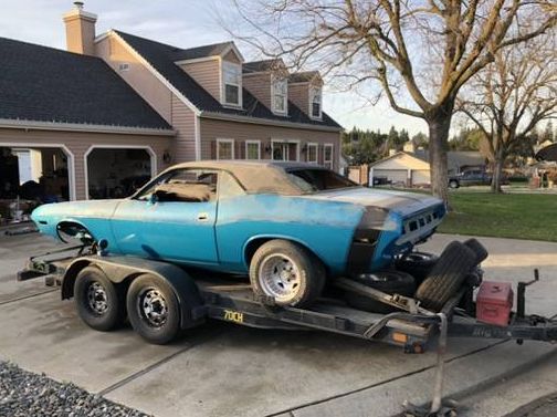 Unknown-Challenger-1970-BlueBlack-Vinyl-Top