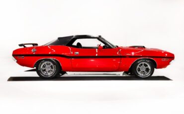 Unknown-Challenger-1970-Bright-Red-Black-28