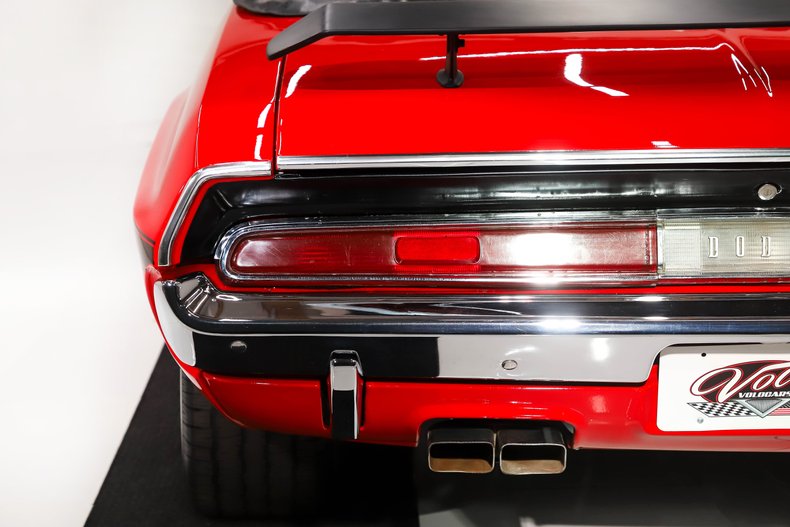 Unknown-Challenger-1970-Bright-Red-Black-33