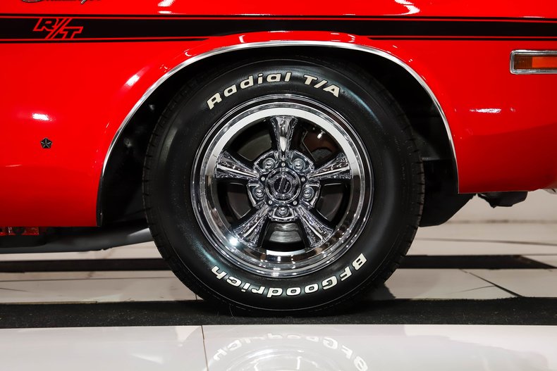 Unknown-Challenger-1970-Bright-Red-Black-37