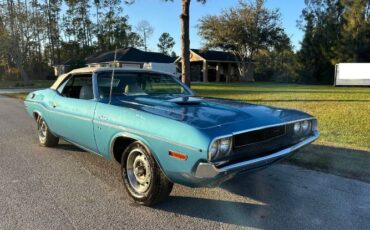 Unknown-Challenger-1970-Bright-blue-metallic-White-1