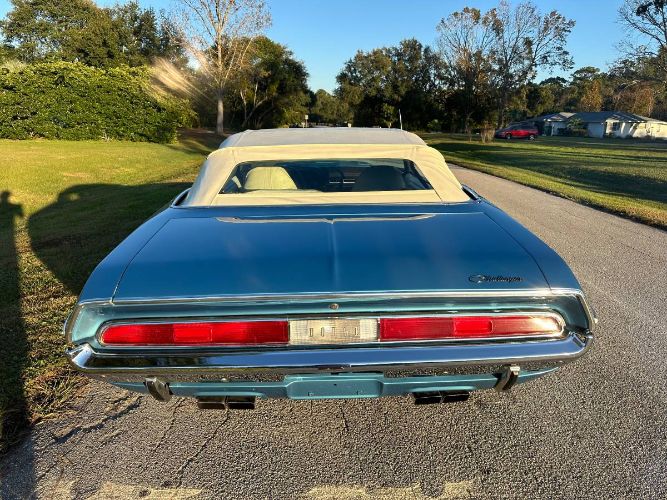 Unknown-Challenger-1970-Bright-blue-metallic-White-20